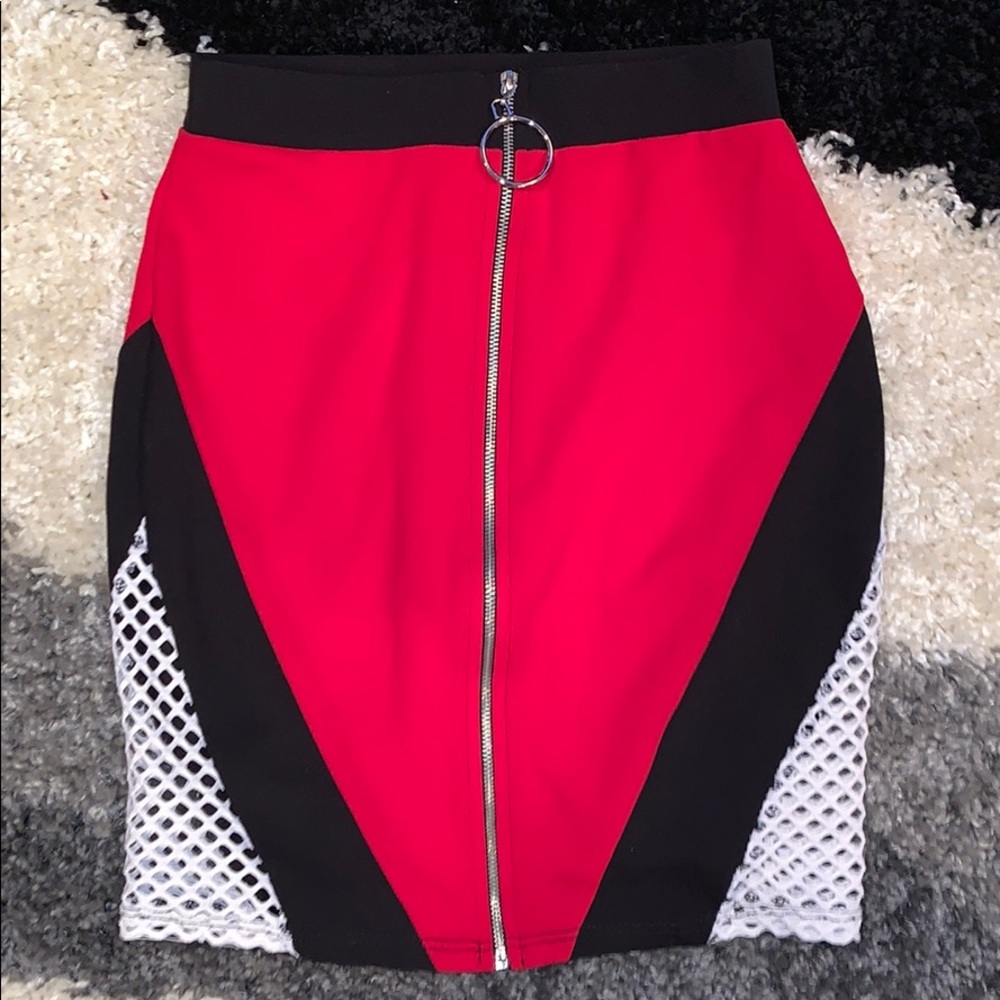 Cute motor Mini skirt!